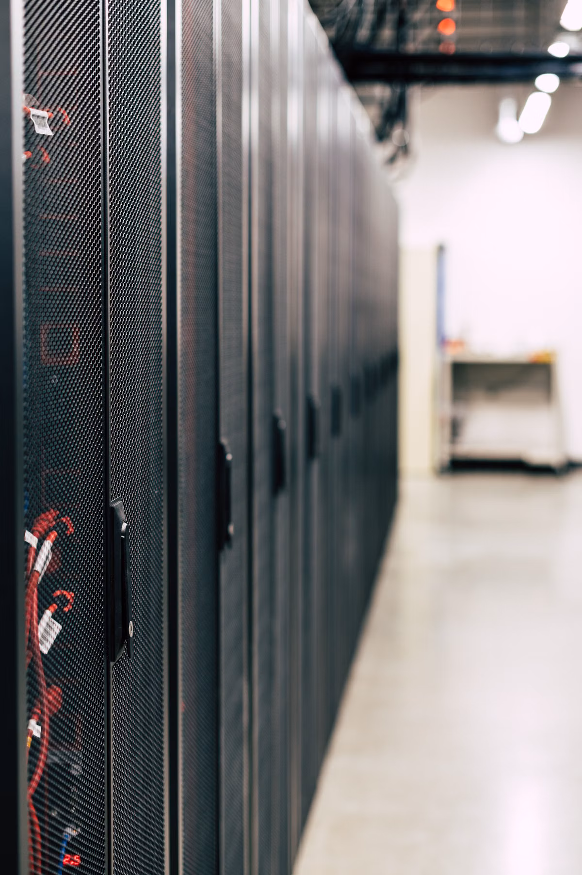 AWS Trainium2かGPUか？2026年の大規模モデル微調整はどう選ぶ
